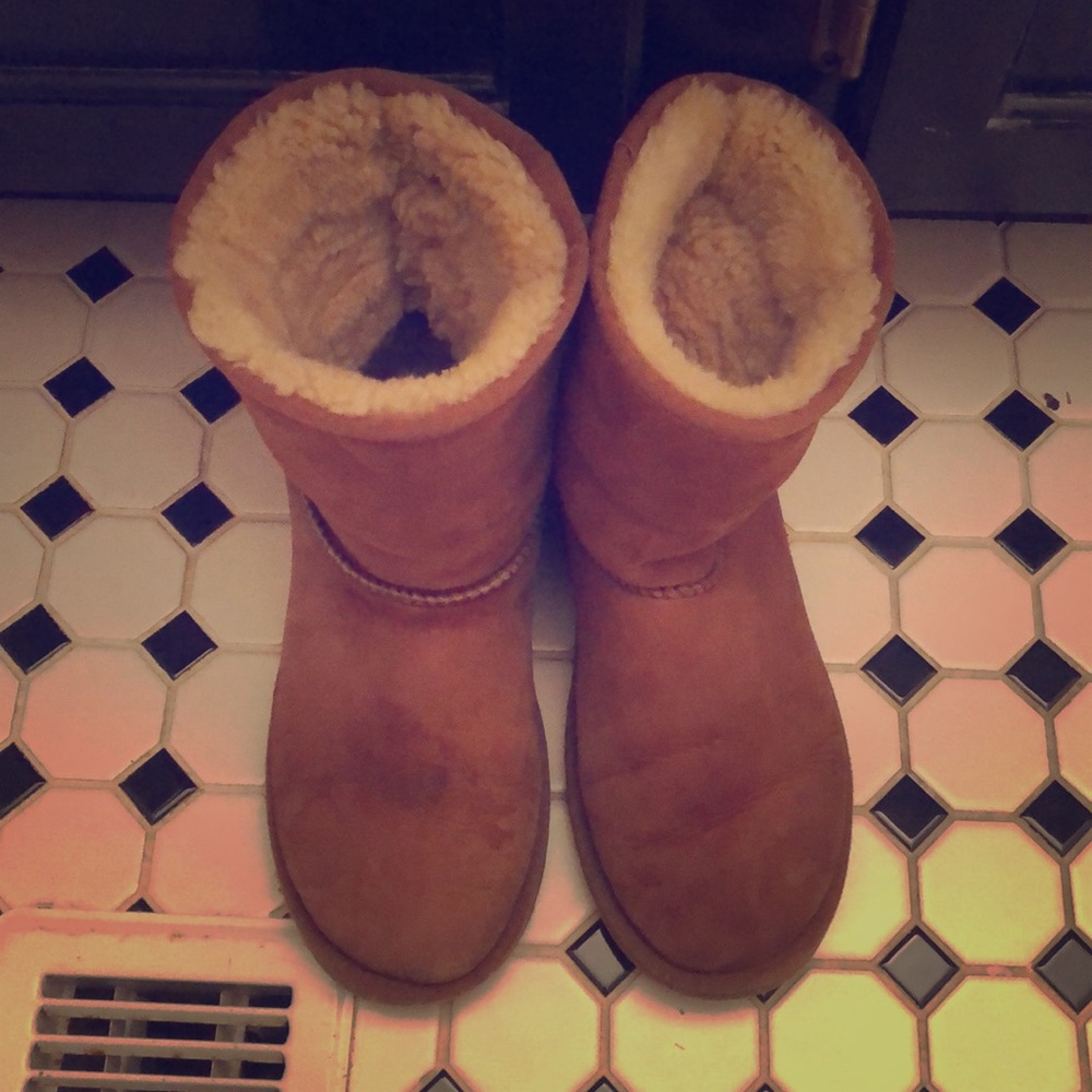 Very used size 6 ugg boots